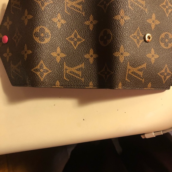 Louis Vuitton monogrammed fuchsia wallet - Picture 3 of 3